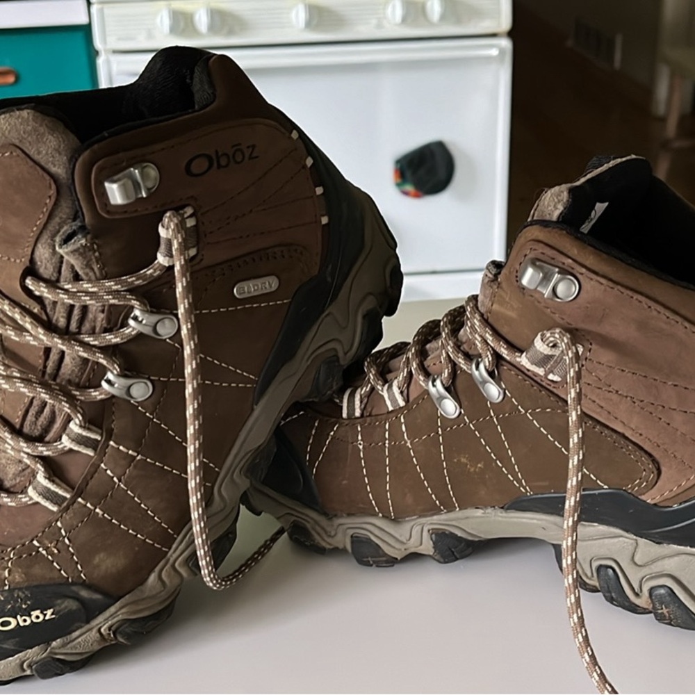 Obōz, worn once,beautiful hiker, I need a bigger toe box😢pd $210, size 6.5women